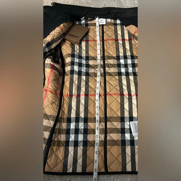 Burberry Black Quilted Puffer Jacket - Picture 12 of 17